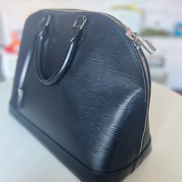 COPY - Alma Pm Epi Noir black leather Louis Vuitton tote - Picture 14 of 15
